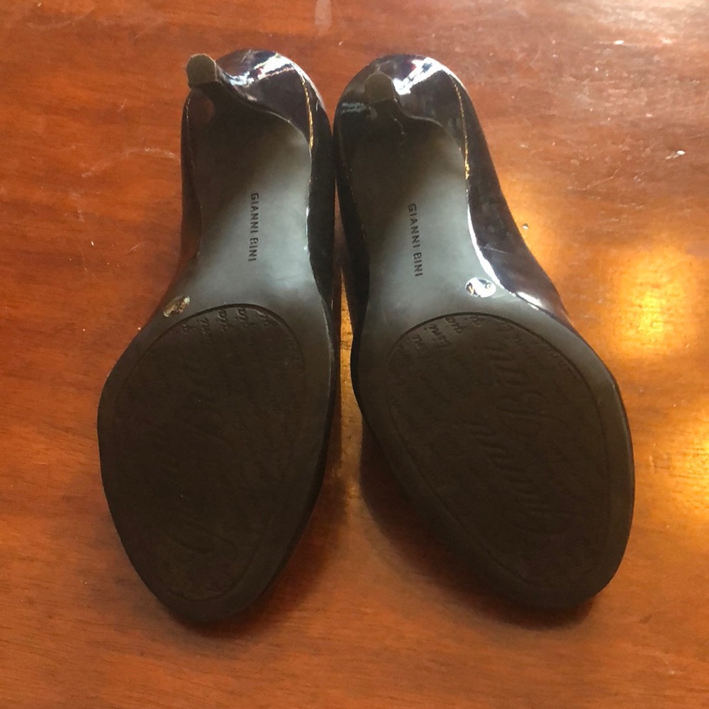 Shoes - Picture 3 of 4